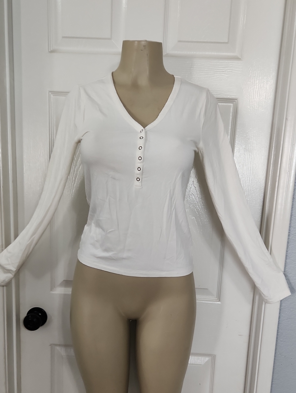 Abercrombie & Fitch White Long-Sleeve Henley Stretch